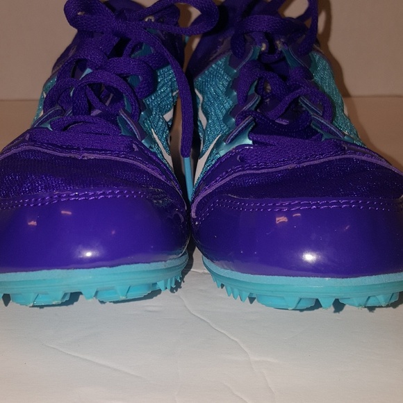 Nike Woman's Cleats - Picture 2 of 8